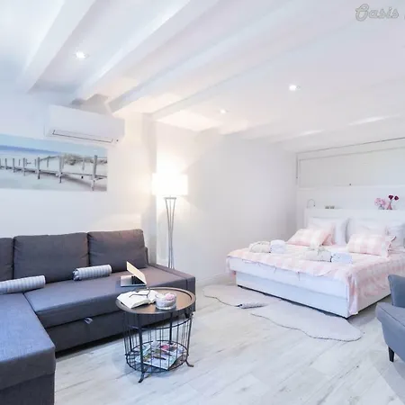 Oasis Apartments Opatija Exterior photo